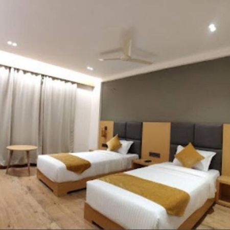 Derby Greens Hotel Bhopal Eksteriør bilde