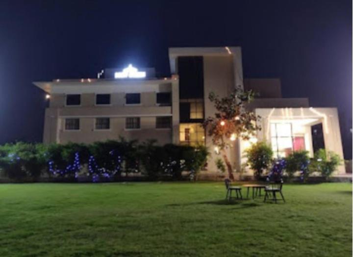 Derby Greens Hotel Bhopal Eksteriør bilde